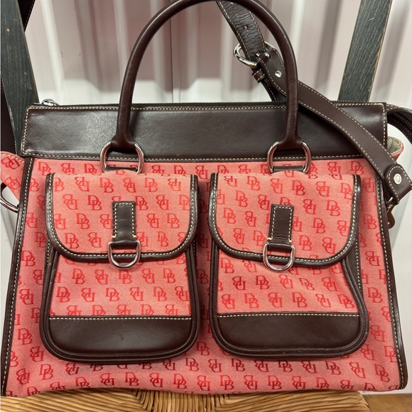 DOONEY & BOURKE Double Pocket Red Brown Vintage Shoulder Bag & Key Chain & Pouch - Picture 9 of 16